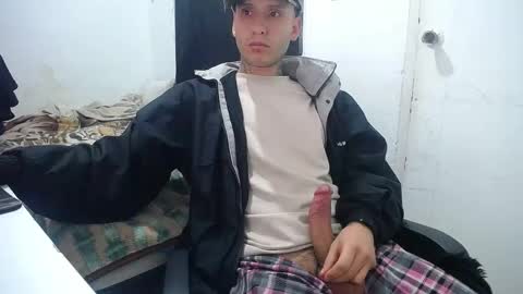 Snapshot of esjrobles chatting on October 2025 02:48:02 PM Esteban online show from October 2025 02:48:02 PM