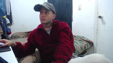 Snapshot of esjrobles chatting on October 2025 10:43:02 PM Esteban online show from October 2025 10:43:02 PM