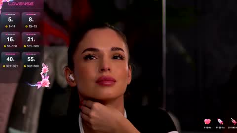 Snapshot of esmeainsley chatting on January 2025 06:38:01 AM Raluca  online show from January 2025 06:38:01 AM