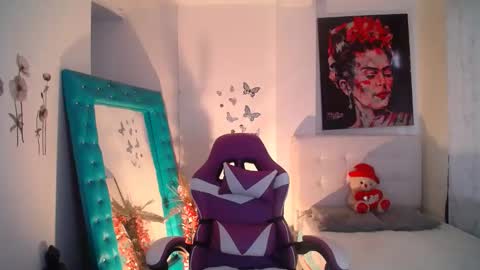 Esmeralda online show from September 2025 08:11:02 PM