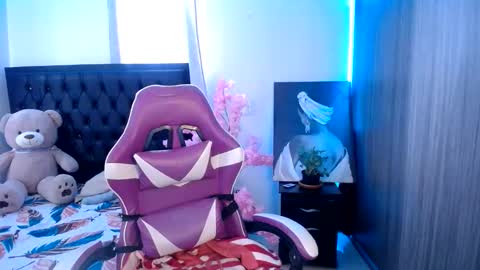 Esmeralda online show from May 2026 06:09:01 PM