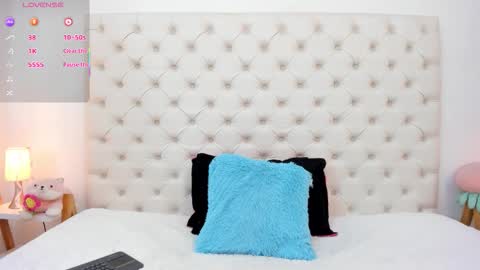 esmeralda  online show from November 2025 03:22:02 PM