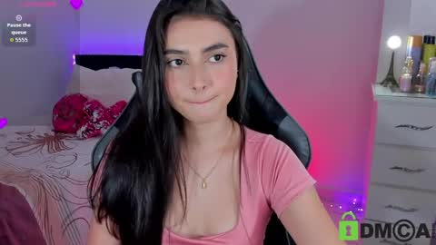 Snapshot of esmeralda_le chatting on May 2026 07:56:01 PM Esmeralda online show from May 2026 07:56:01 PM
