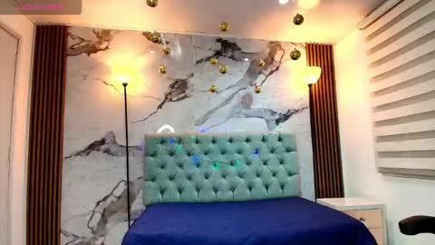 Esmeralda  online show from December 2025 11:36:02 AM