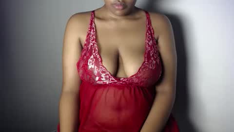 Snapshot of esmeray_ chatting on May 2026 01:14:01 AM Esme online show from May 2026 01:14:01 AM