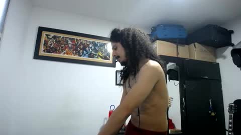 Snapshot of esnaider_man chatting on April 2026 11:07:01 PM Esnider online show from April 2026 11:07:01 PM