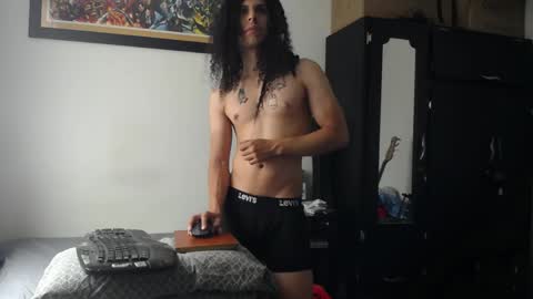 Snapshot of esnaider_man chatting on June 2026 04:12:01 PM Esnider online show from June 2026 04:12:01 PM