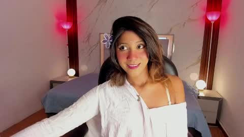 esperanzamora online show from May 2026 11:51:01 AM