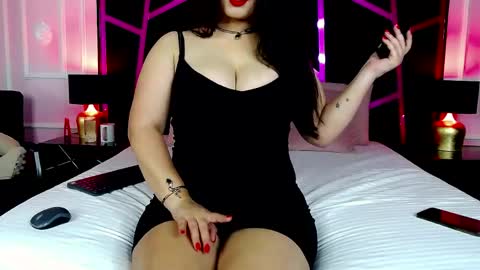 Snapshot of essena_monroe chatting on May 2026 05:59:01 AM Mary online show from May 2026 05:59:01 AM