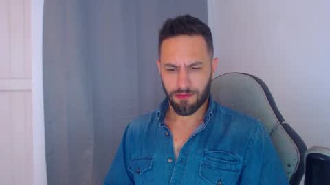 esteban online show from December 2024 10:44:02 PM