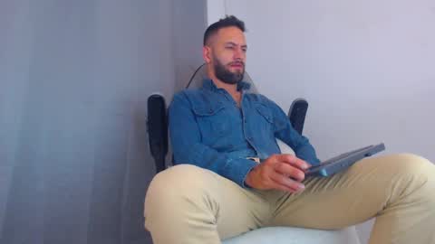 esteban online show from February 2025 01:25:02 AM