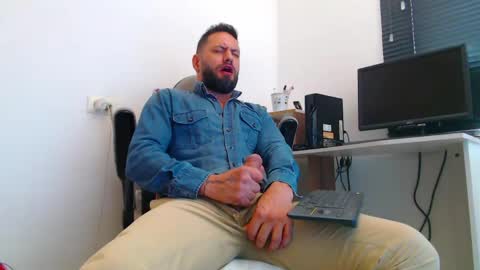 esteban online show from March 2026 05:17:02 PM