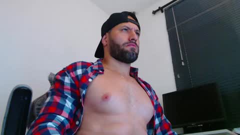 Snapshot of esteban7984068 chatting on May 2026 04:57:01 PM esteban online show from May 2026 04:57:01 PM