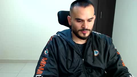 Esteban Fernandez online show from November 2025 08:51:01 PM