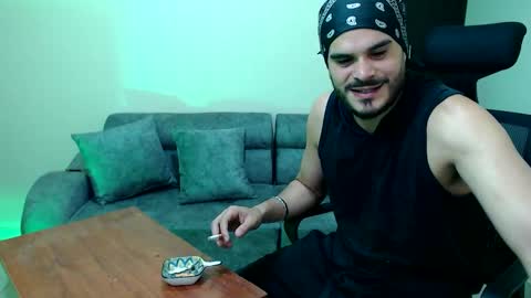 Esteban Fernandez online show from December 2025 03:21:02 PM