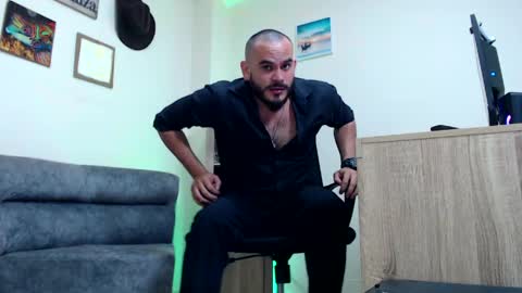 Esteban Fernandez online show from April 2026 06:36:02 AM