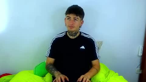 Esteban independent model online show from March 2025 01:28:02 PM