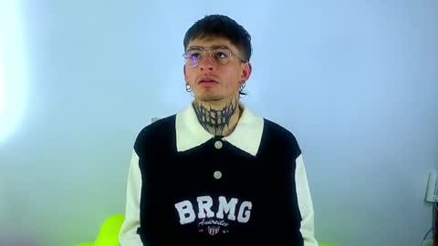 Esteban independent model online show from March 2025 01:40:01 PM