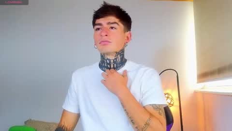 Esteban independent model online show from October 2025 01:29:01 PM