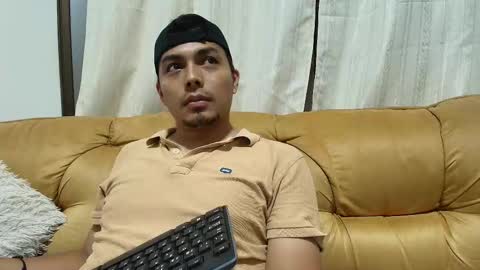 Snapshot of estebancot0314 chatting on September 2025 11:21:01 PM Esteban online show from September 2025 11:21:01 PM