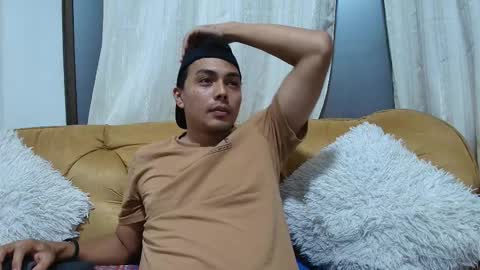 Snapshot of estebancot0314 chatting on October 2025 01:59:02 AM Esteban online show from October 2025 01:59:02 AM