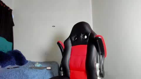 estebanlobo online show from November 2025 09:31:01 PM