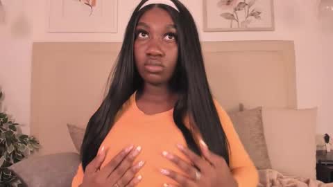 estefany online show from December 2025 03:23:02 AM