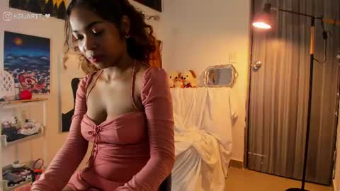 Snapshot of estefy_arroyo1 chatting on July 2026 01:14:01 AM estefy_arroyo1 online show from July 2026 01:14:01 AM