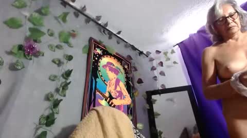 Snapshot of estelamaris1 chatting on December 2024 02:52:01 PM estelamaris online show from December 2024 02:52:01 PM