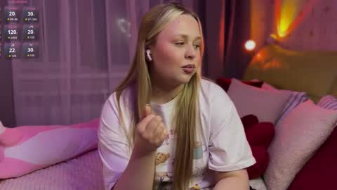 Estella online show from March 2026 06:58:01 PM