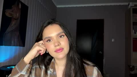 Estel online show from April 2026 04:42:02 PM