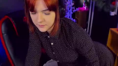 Ester  online show from July 2026 04:17:01 PM