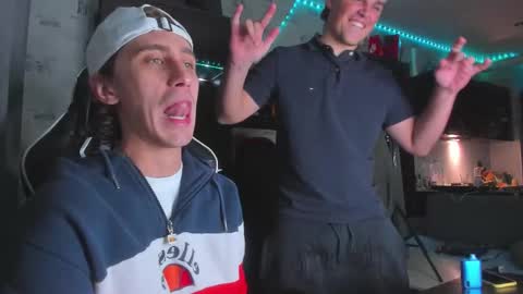 Snapshot of esthetics_boys chatting on September 2025 10:36:01 PM LOUIS online show from September 2025 10:36:01 PM