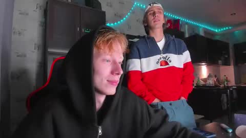 Snapshot of esthetics_boys chatting on October 2025 01:46:01 AM LOUIS online show from October 2025 01:46:01 AM