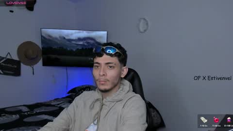 estivenvel online show from October 2025 05:10:01 PM