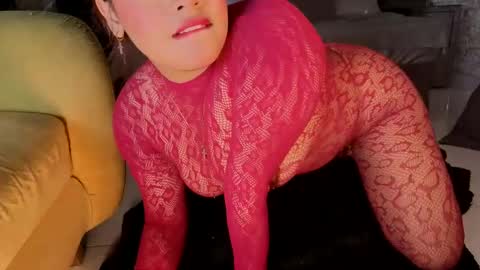 Snapshot of estrella05_ chatting on November 2025 05:40:02 AM estrella05_ online show from November 2025 05:40:02 AM