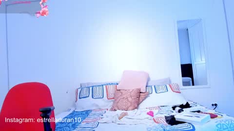 Snapshot of estrella_duran chatting on January 2025 01:57:02 AM Estrellita online show from January 2025 01:57:02 AM