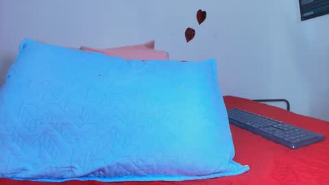 Estrella online show from February 2025 12:03:02 PM