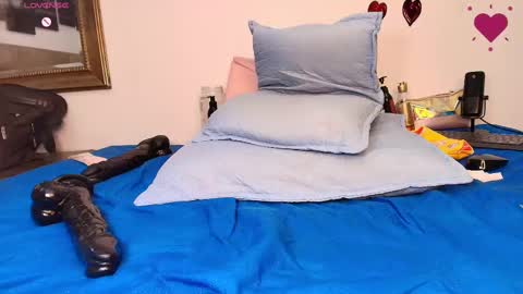 Estrella online show from March 2025 06:01:02 PM