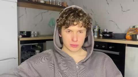 Snapshot of estremecerse chatting on February 2026 07:24:02 PM Alex online show from February 2026 07:24:02 PM