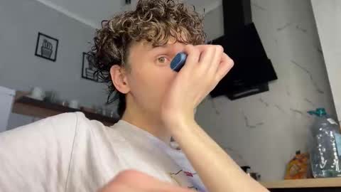 Snapshot of estremecerse chatting on February 2026 10:27:01 AM Alex online show from February 2026 10:27:01 AM