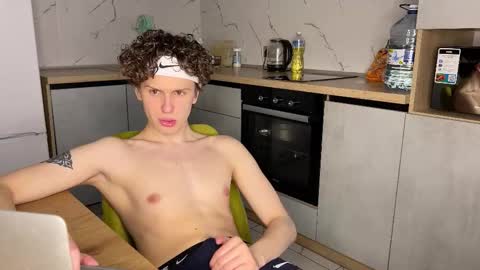 Snapshot of estremecerse chatting on March 2026 01:40:02 PM Alex online show from March 2026 01:40:02 PM