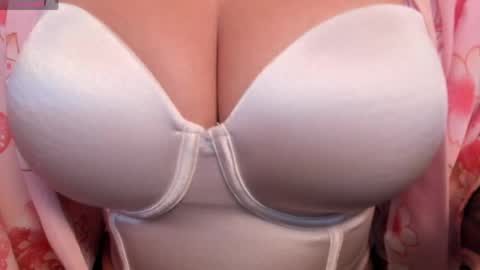 Snapshot of eternalmuse chatting on May 2026 09:07:01 AM eternalmuse online show from May 2026 09:07:01 AM