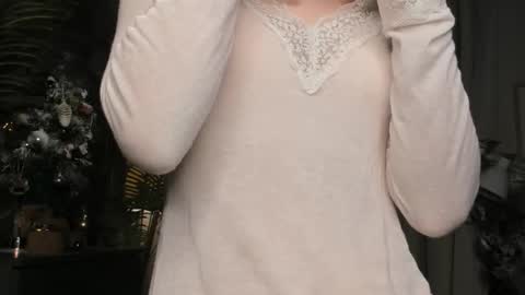 Natalie online show from December 2025 05:48:02 AM