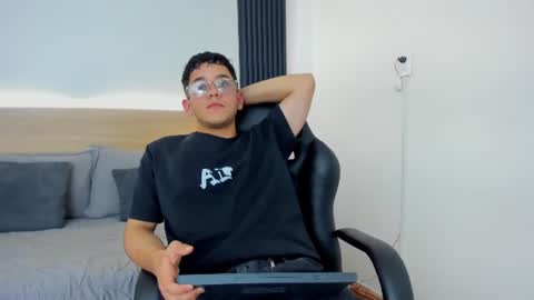 Snapshot of ethan_blake1 chatting on June 2026 07:47:02 PM Ethan online show from June 2026 07:47:02 PM
