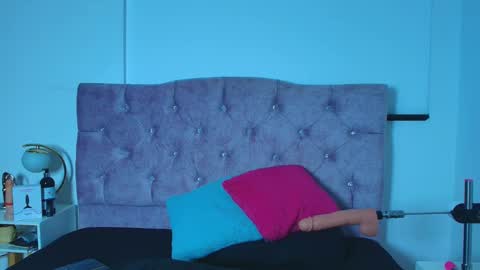 ethan  online show from February 2026 04:19:01 AM