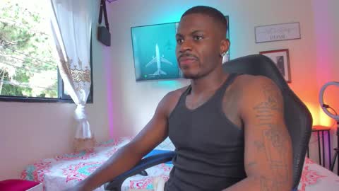 ethan travis online show from November 2025 09:03:02 PM