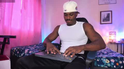 ethan travis online show from April 2026 09:21:02 PM