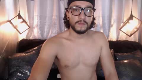 ethan w7 online show from October 2025 06:17:02 PM