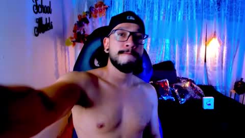 ethan w7 online show from October 2025 02:04:01 AM